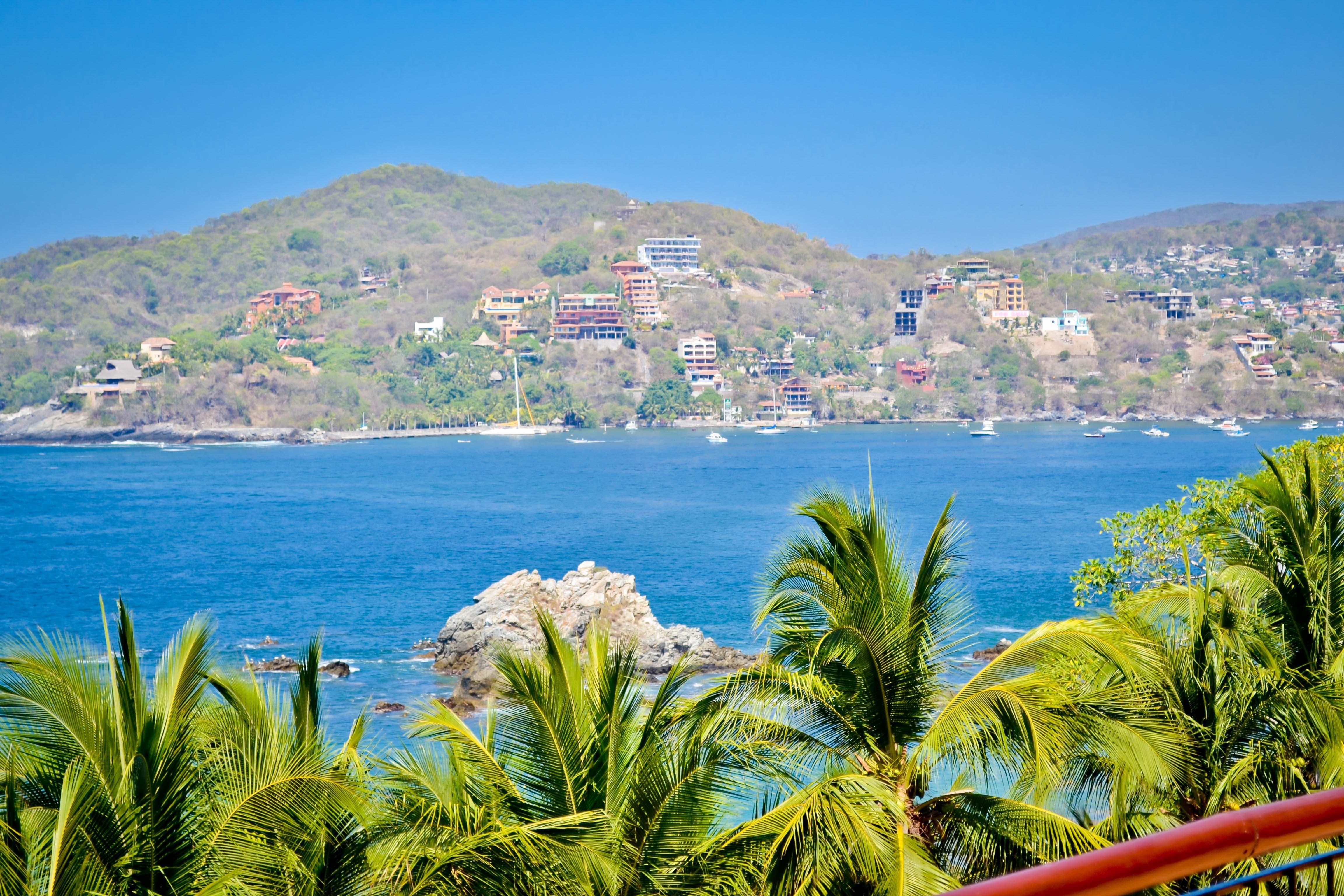 Hotel Catalina Beach Resort Сиуатанехо Екстериор снимка