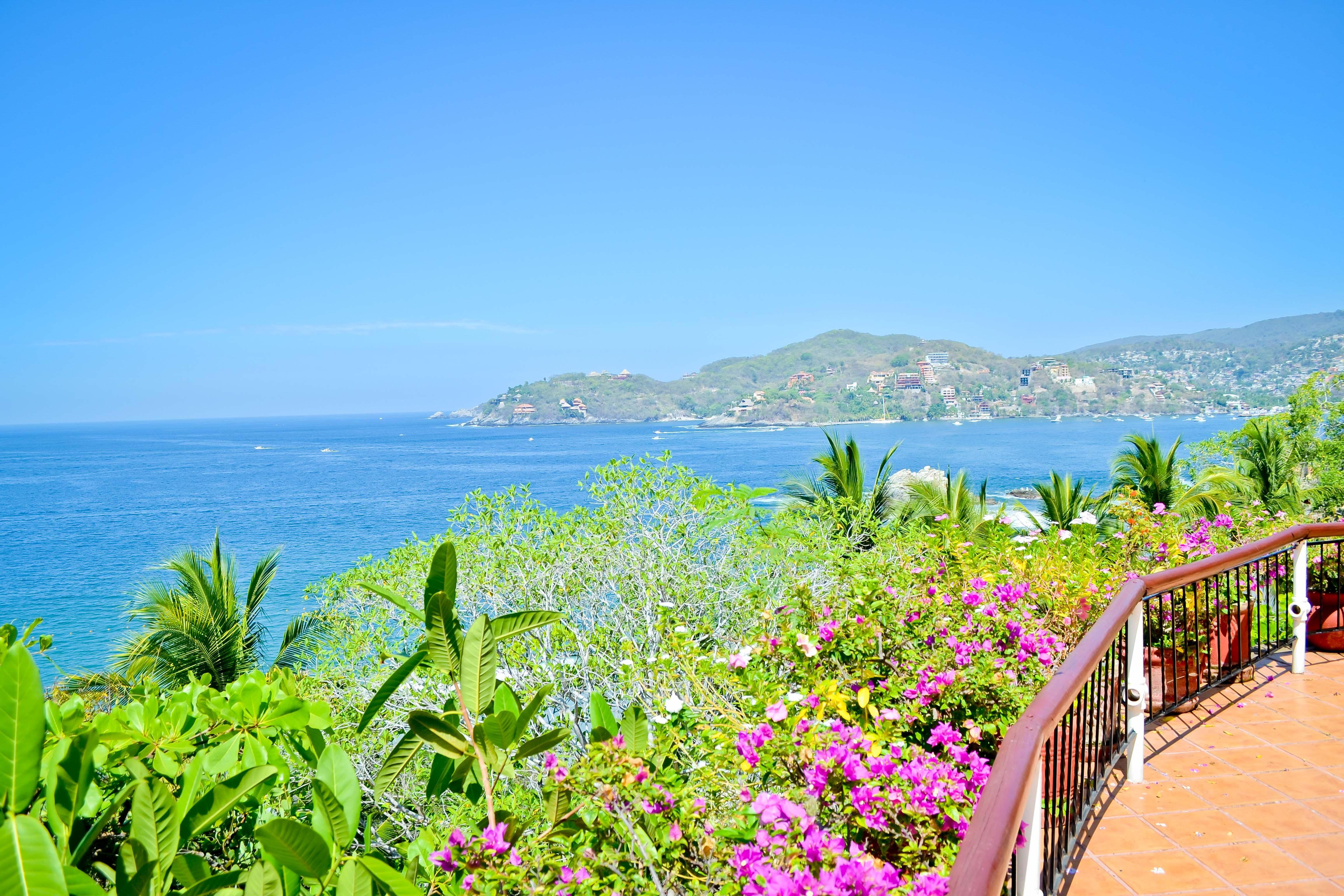 Hotel Catalina Beach Resort Сиуатанехо Екстериор снимка