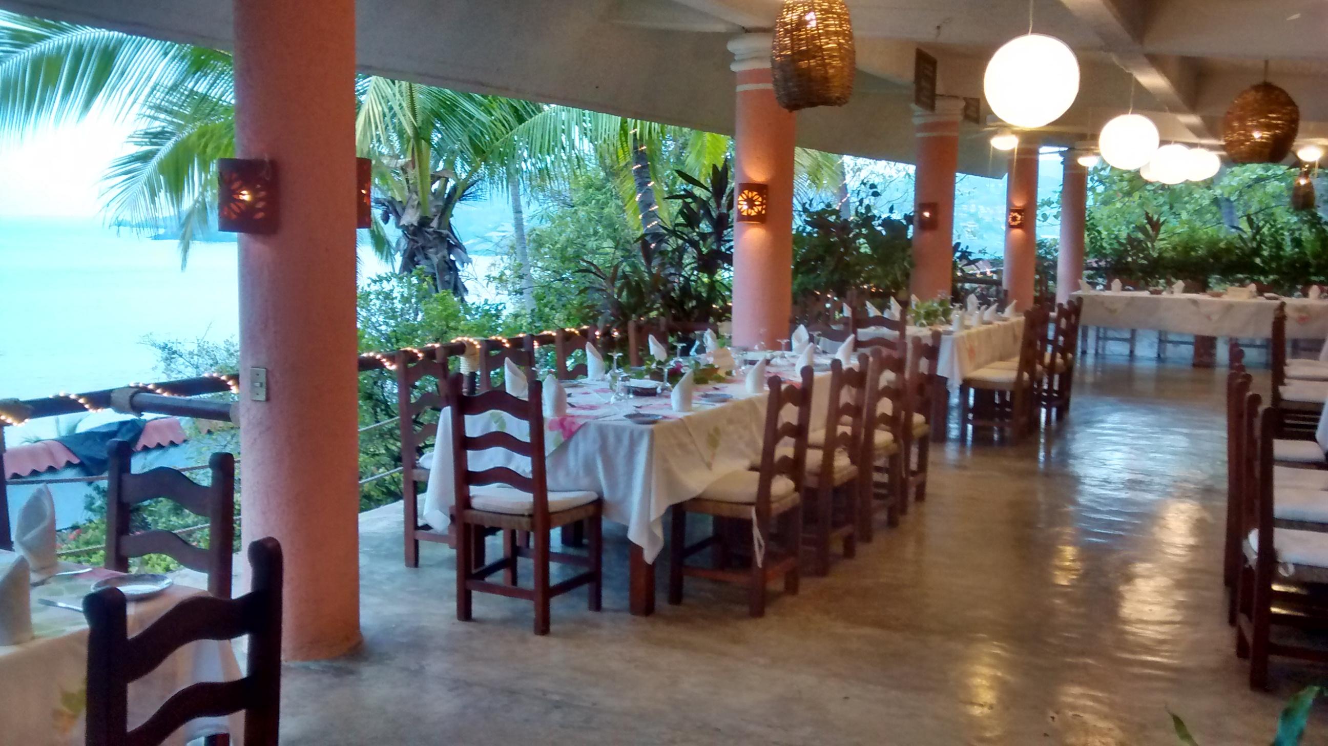 Hotel Catalina Beach Resort Сиуатанехо Екстериор снимка