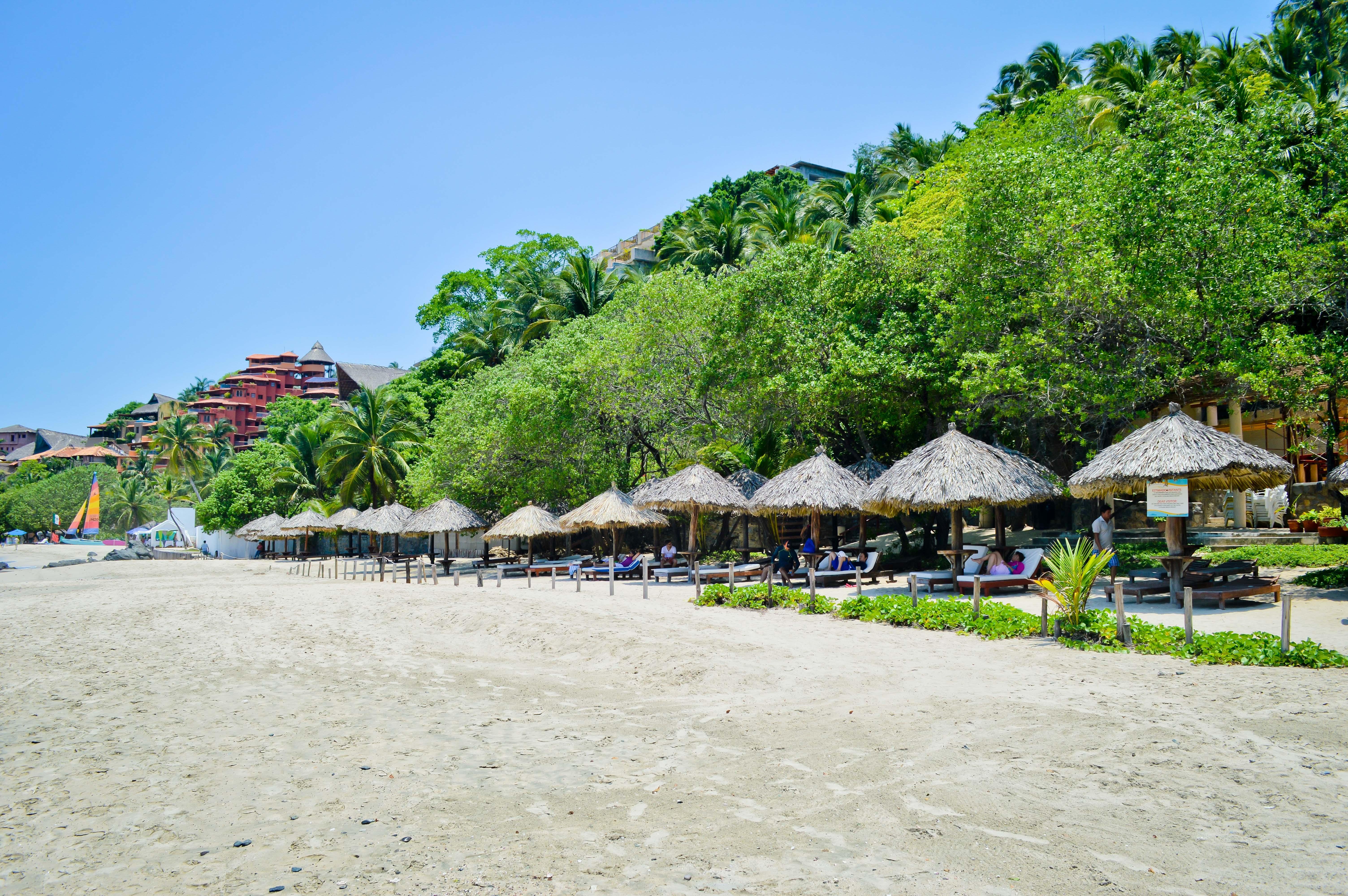 Hotel Catalina Beach Resort Сиуатанехо Екстериор снимка
