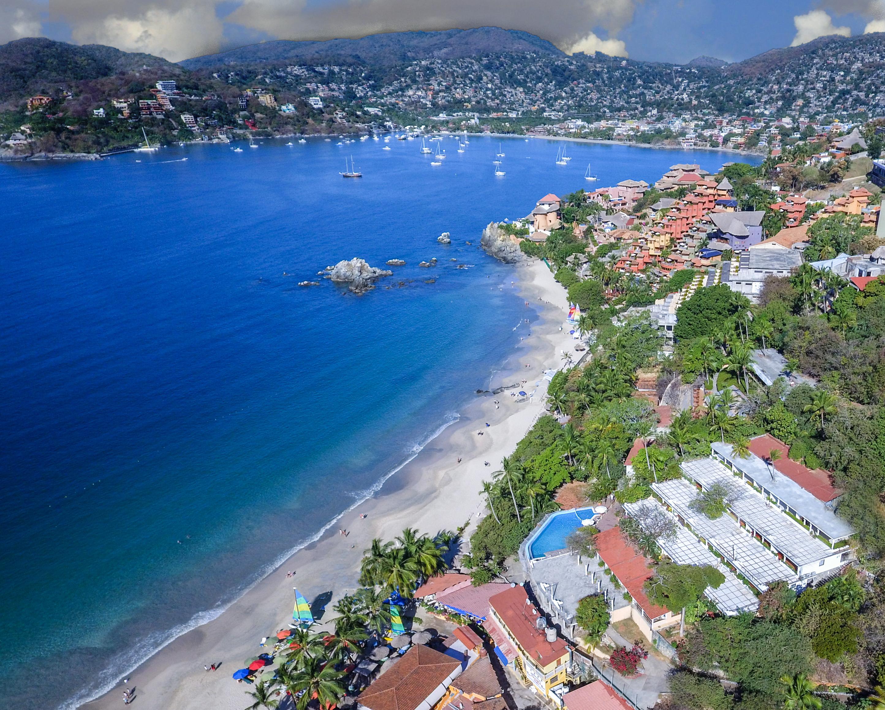 Hotel Catalina Beach Resort Сиуатанехо Екстериор снимка