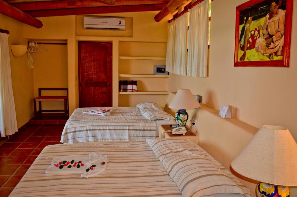 Hotel Catalina Beach Resort Сиуатанехо Екстериор снимка